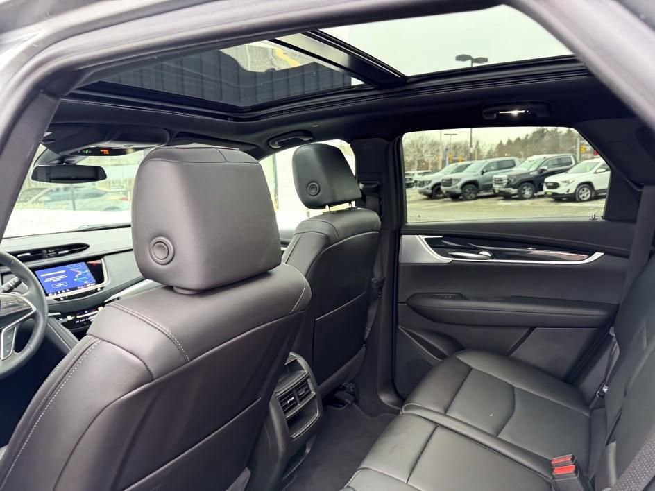 Used 2025 Cadillac XT5 Premium Luxury image 8