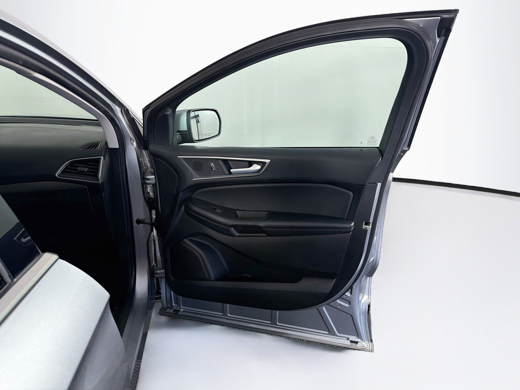Used 2024 Ford Edge SEL AWD/4WD image 33