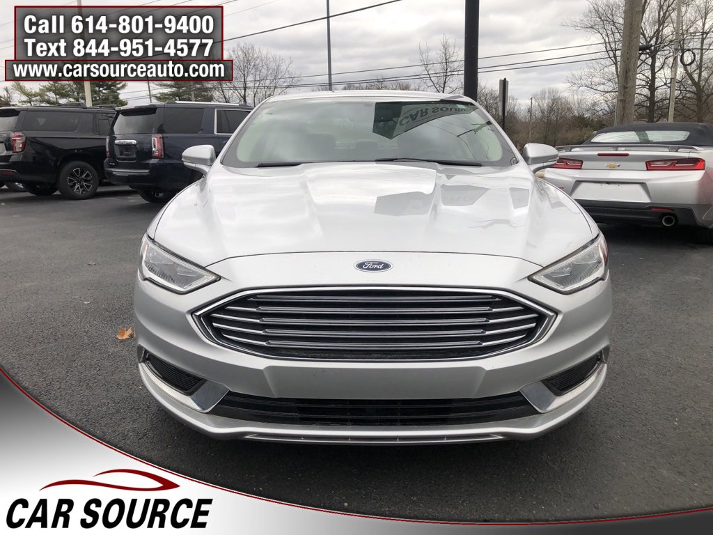 Used 2018 Ford Fusion SE w/ Fusion SE Technology Package image 2