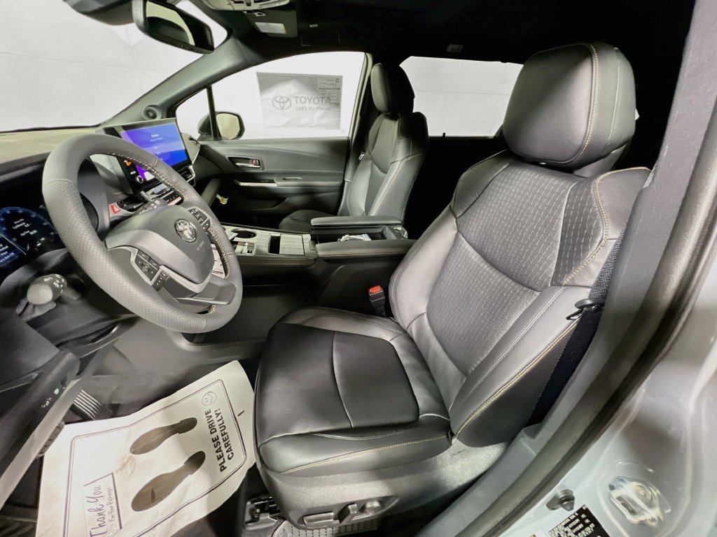 New 2026 Toyota Sienna XLE Woodland Edition AWD/4WD image 17