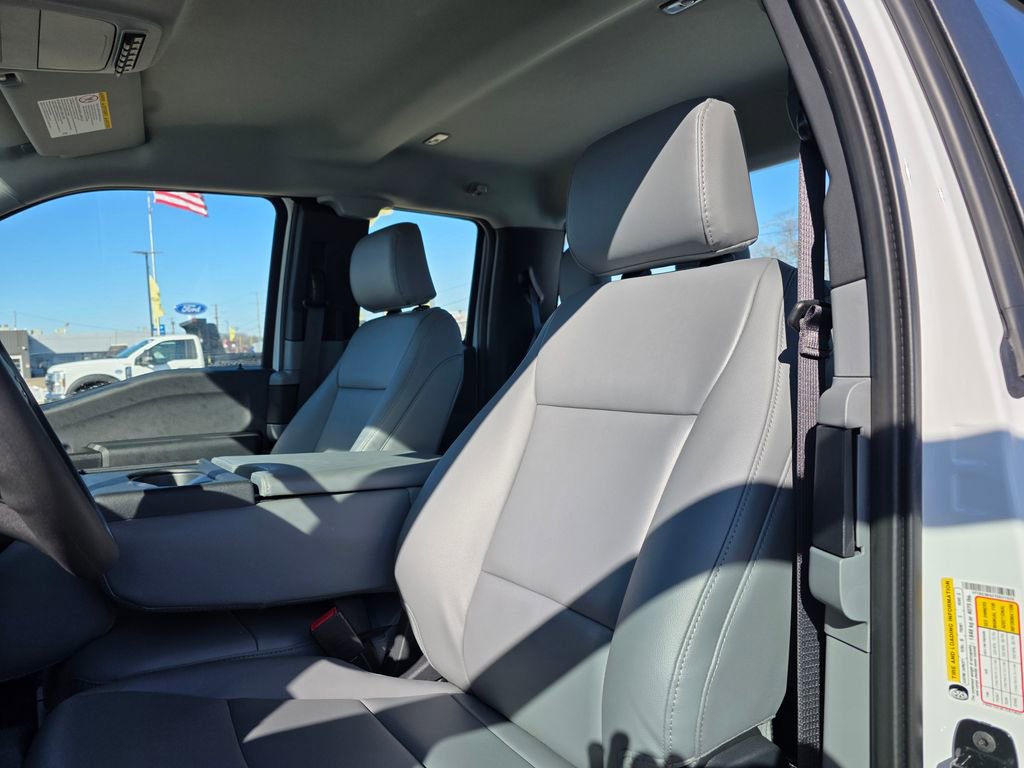 New 2026 Ford F350 XL w/ XL Chrome Package image 31