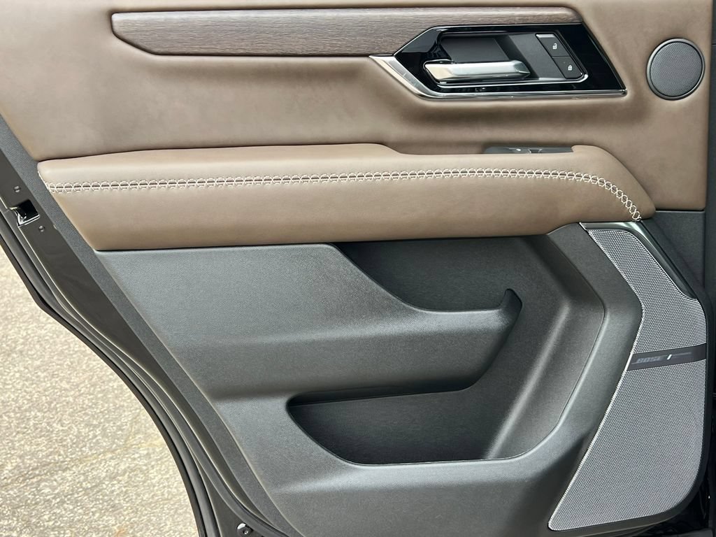 New 2026 GMC Yukon Denali Ultimate w/ LPO, Floor Liner Package AWD/4WD image 45