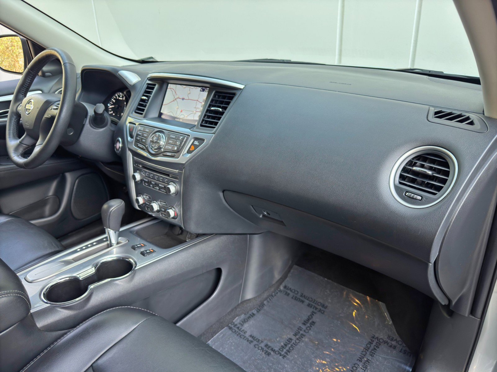Used 2020 Nissan Pathfinder SL image 12