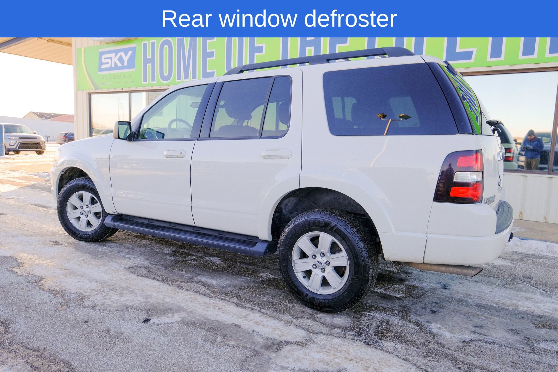 Used 2010 Ford Explorer XLT image 4