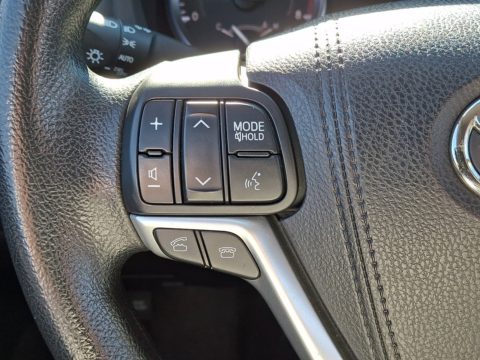 Used 2016 Toyota Highlander LE AWD/4WD image 27