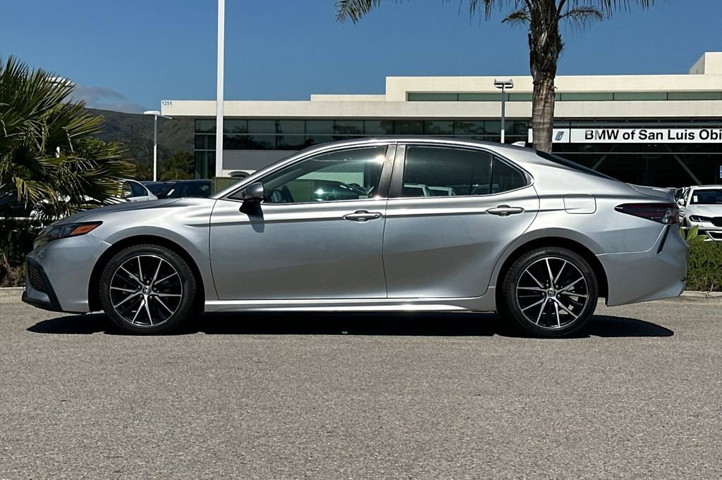 Used 2021 Toyota Camry SE FWD image 6