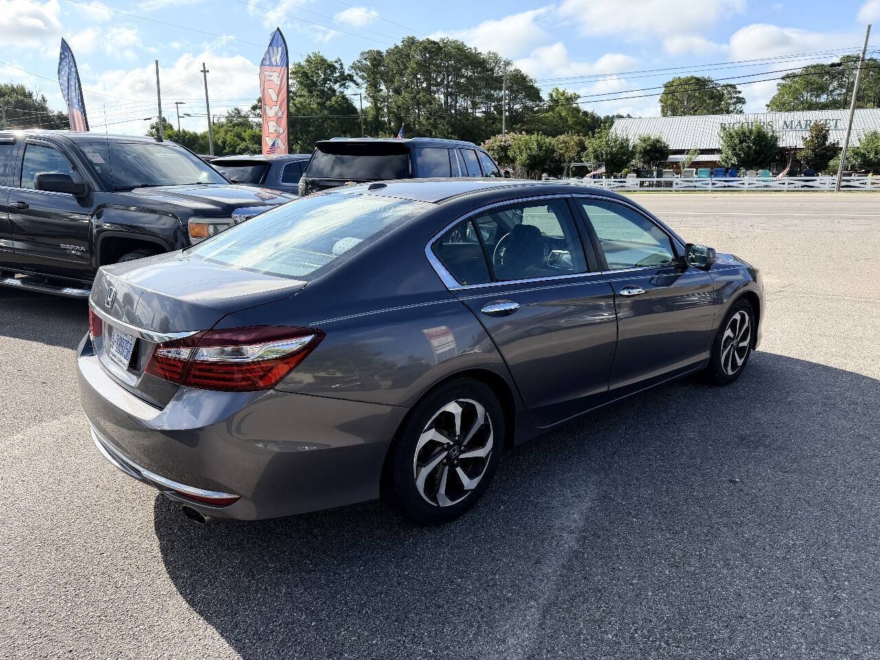 Used 2016 Honda Accord EX image 7