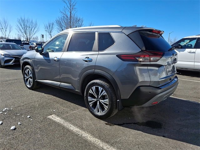 Used 2023 Nissan Rogue SV w/ SV Premium B Package image 3
