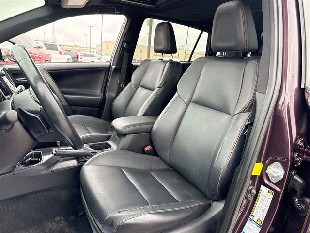 Used 2017 Toyota RAV4 SE image 11