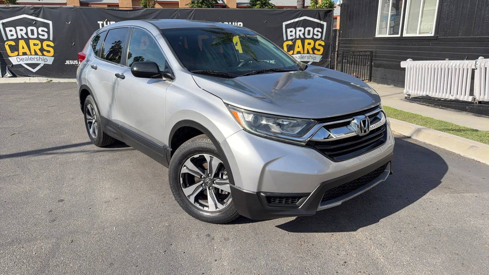 Used 2017 Honda CR-V LX image 2