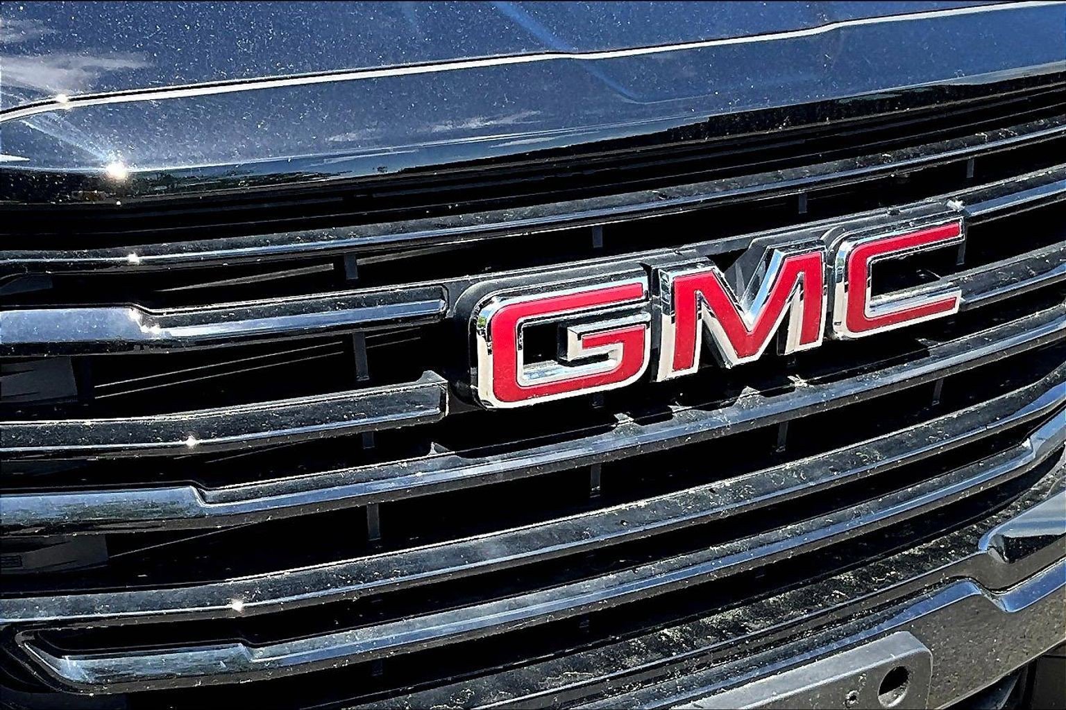 Used 2024 GMC Terrain SLE w/ Driver Convenience Package AWD/4WD image 24