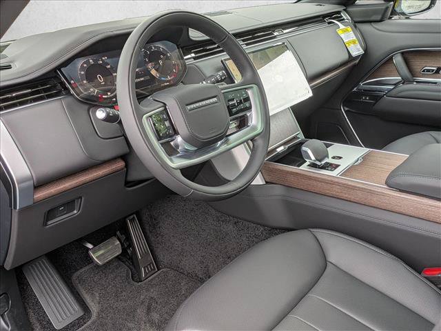 New 2026 Land Rover Range Rover Long Wheelbase SE AWD/4WD image 3