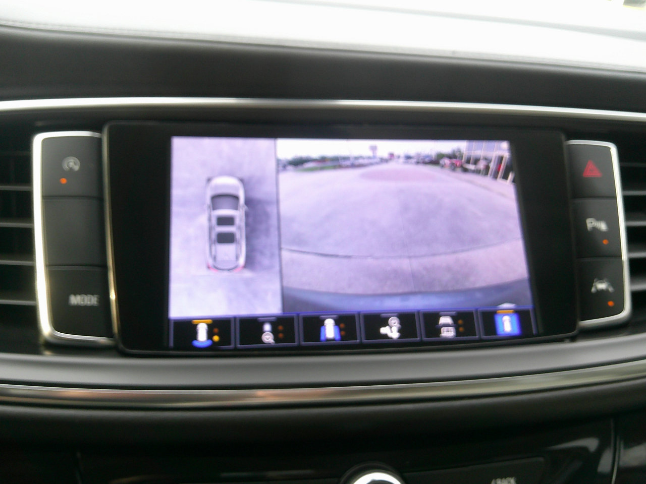 Used 2023 Buick Enclave Avenir w/ Avenir Technology Package image 25