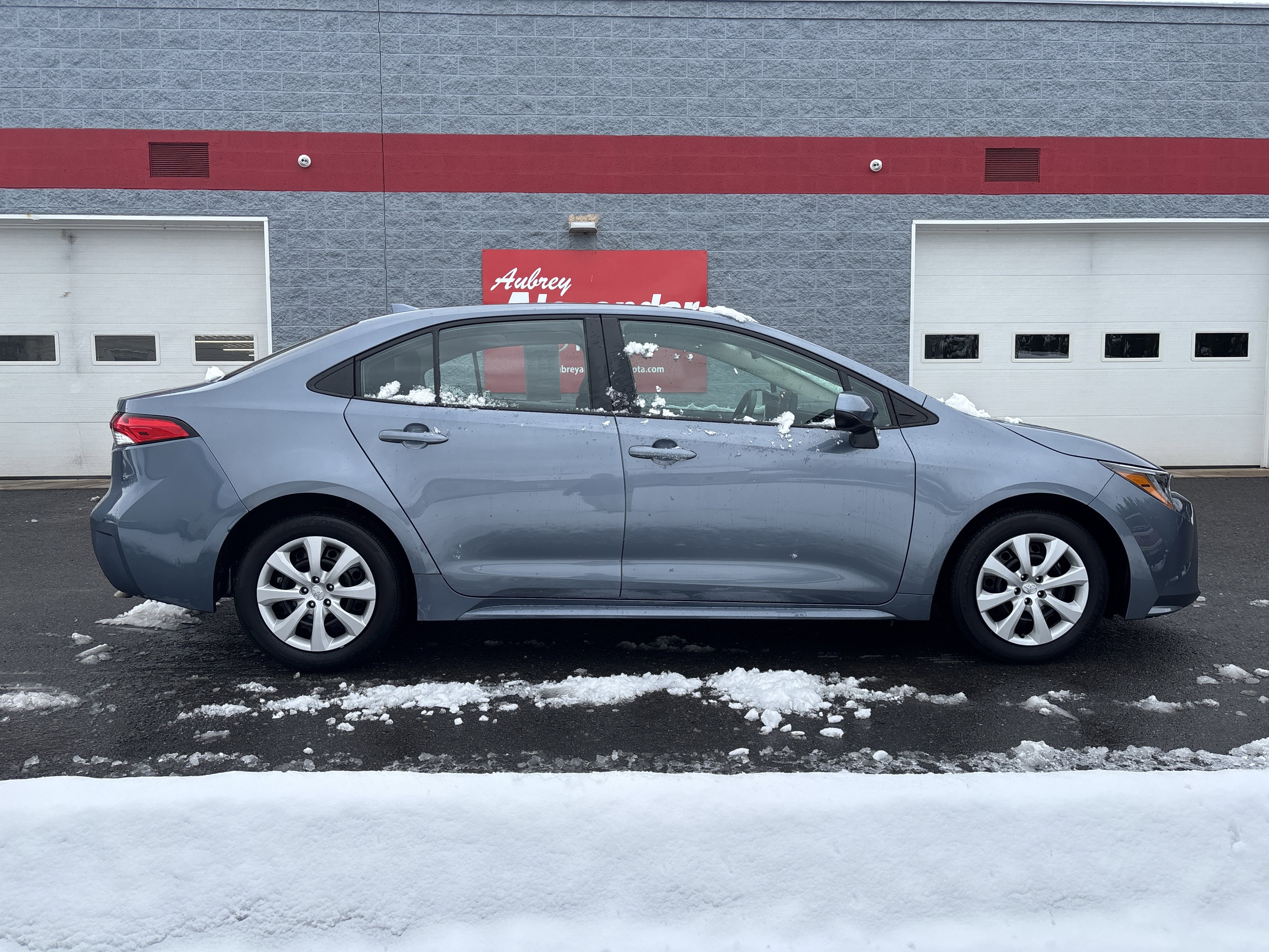 Certified 2025 Toyota Corolla LE image 3