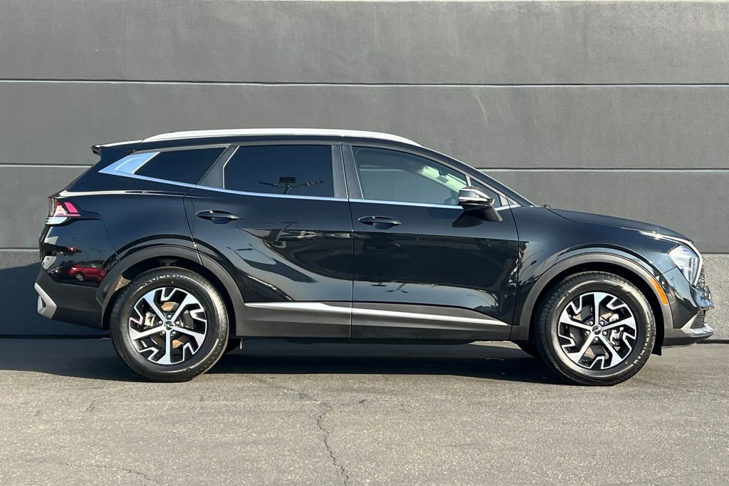 Used 2023 Kia Sportage EX image 4