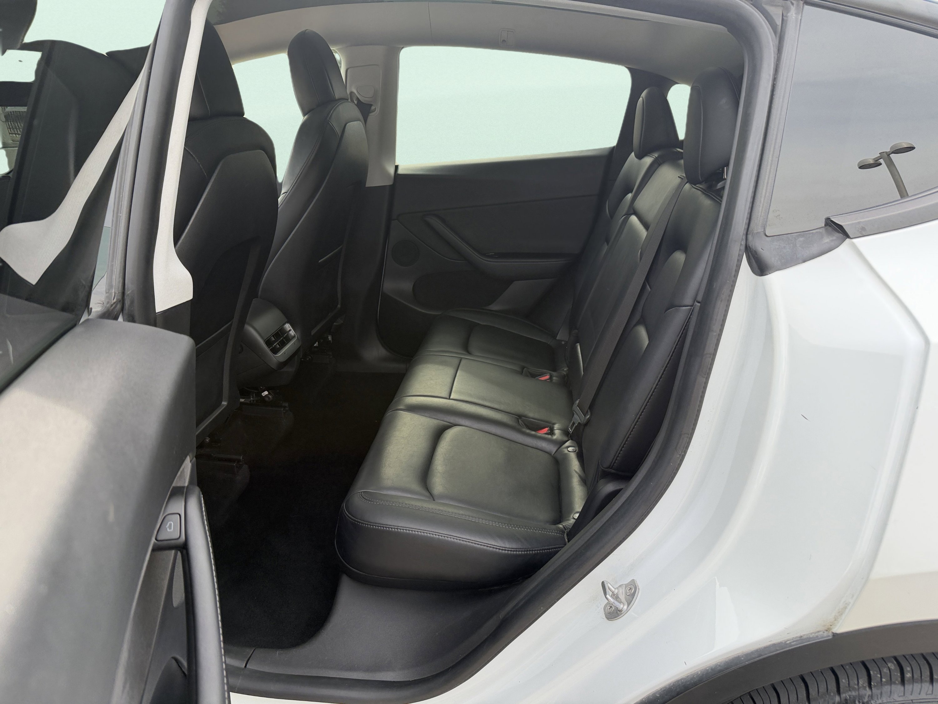 Used 2021 Tesla Model Y Long Range image 21