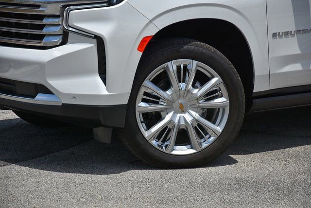 Used 2024 Chevrolet Suburban High Country AWD/4WD image 2