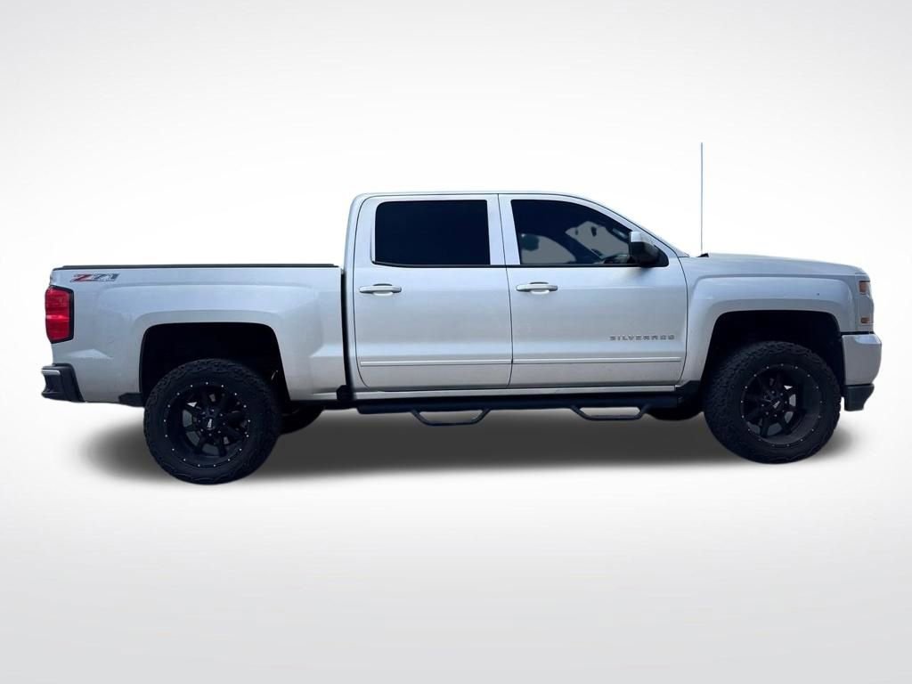 Used 2017 Chevrolet Silverado 1500 LT w/ All Star Edition AWD/4WD image 4
