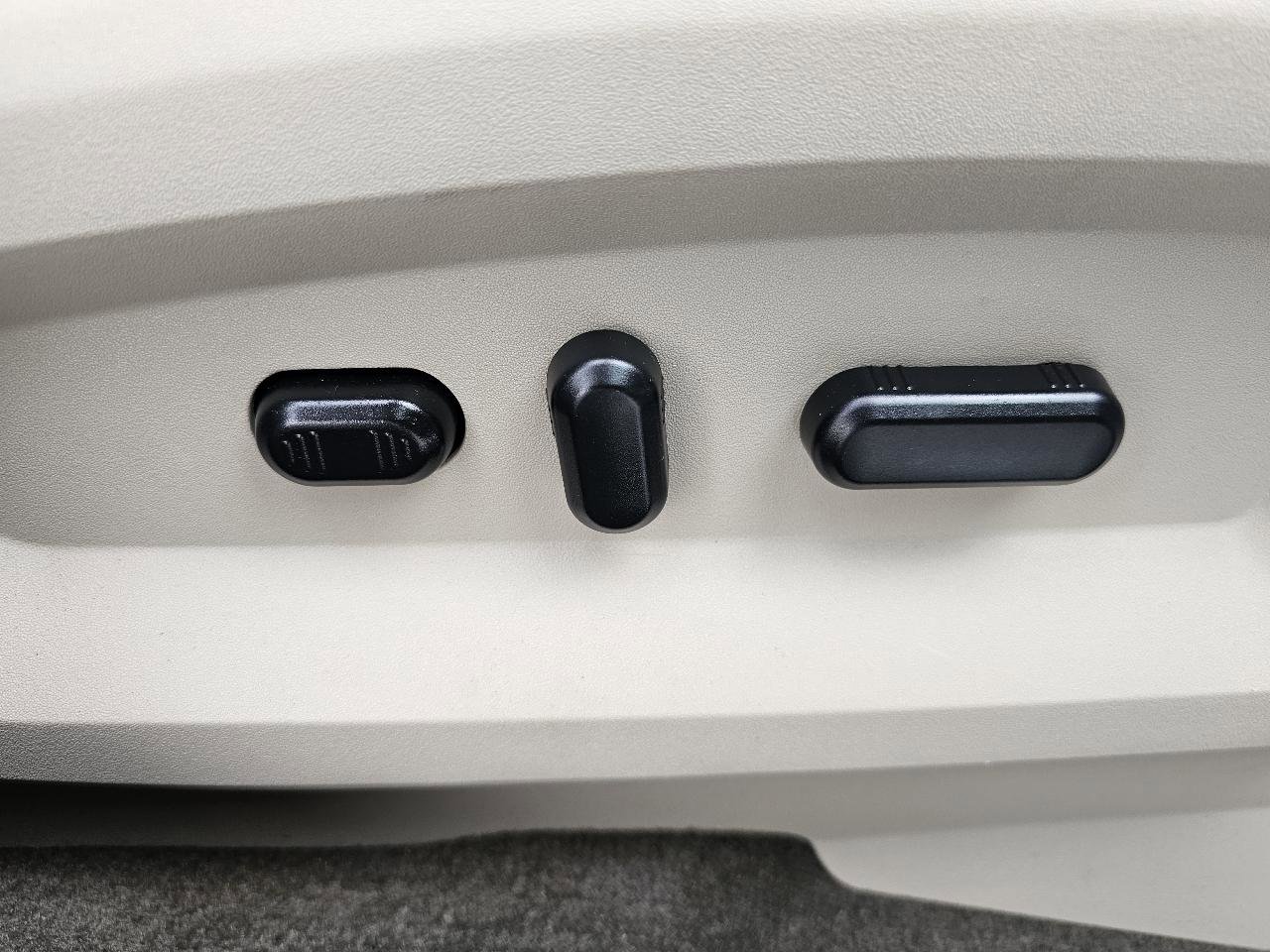 Used 2014 Ford Edge Limited w/ Equipment Group 302A image 25