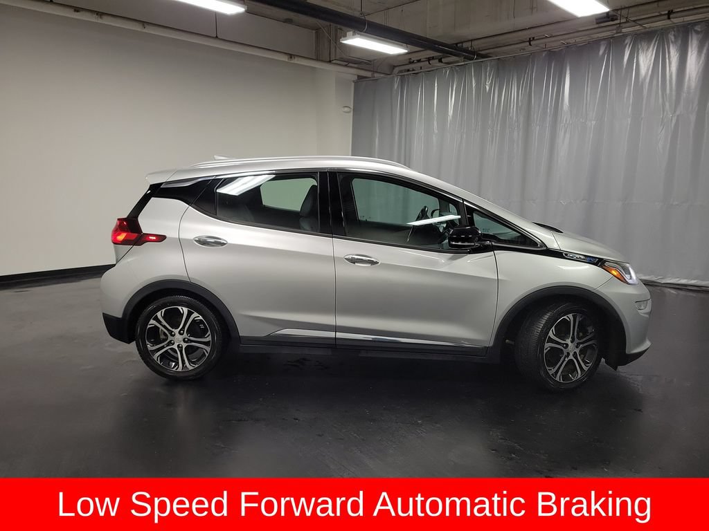 Used 2017 Chevrolet Bolt Premier w/ Driver Confidence II Package FWD image 10
