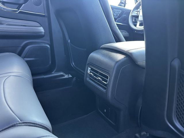 Certified 2025 Lincoln Corsair AWD image 38