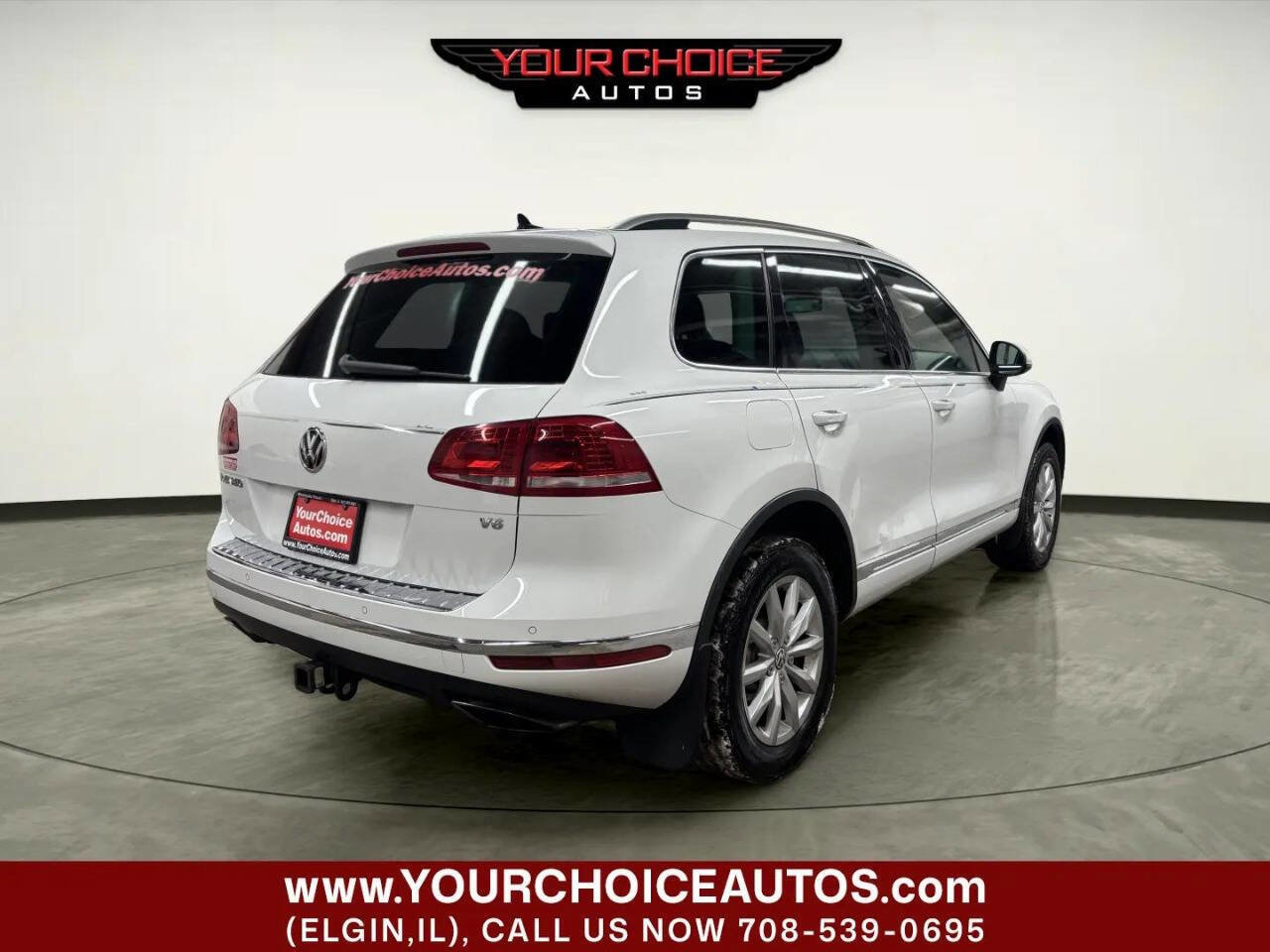 Used 2016 Volkswagen Touareg VR6 image 5