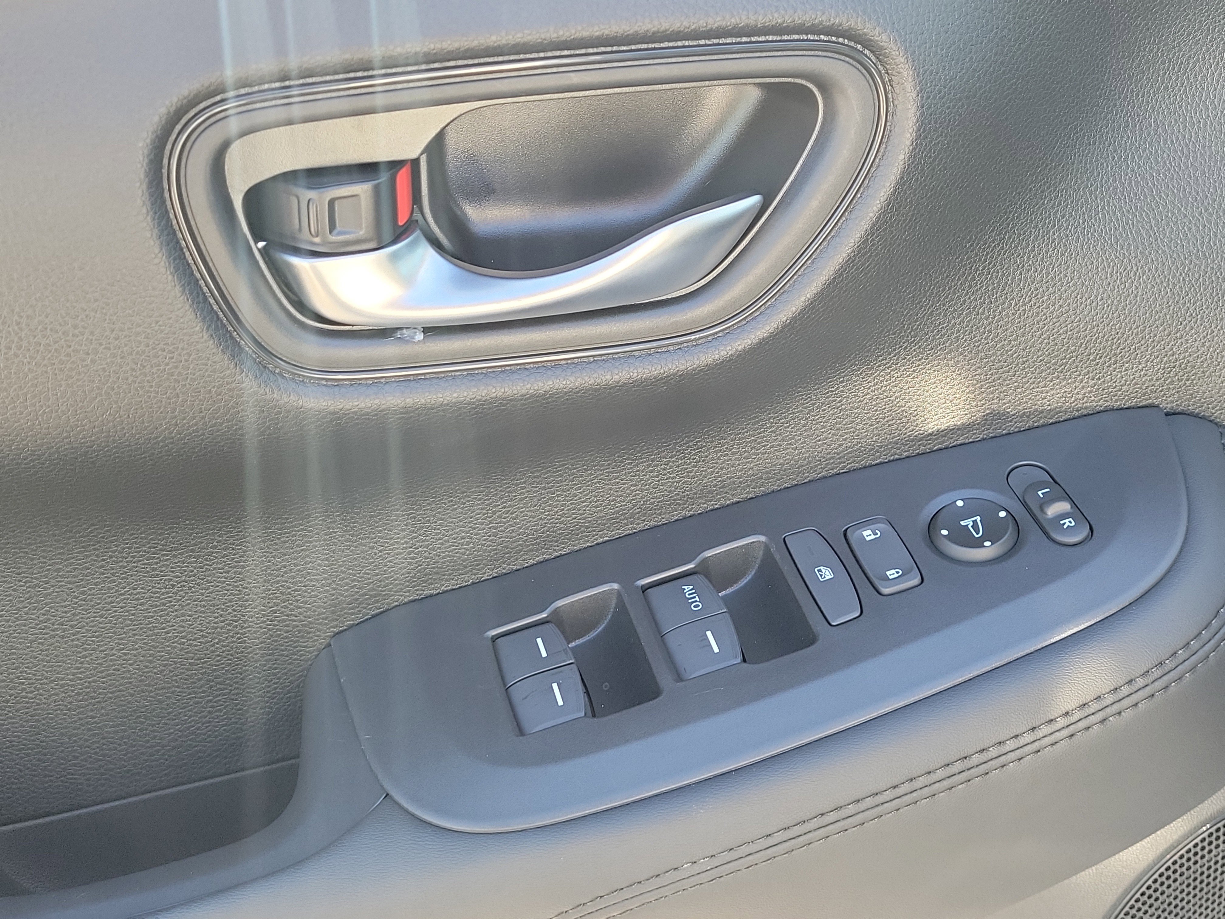 Used 2026 Honda HR-V LX image 13