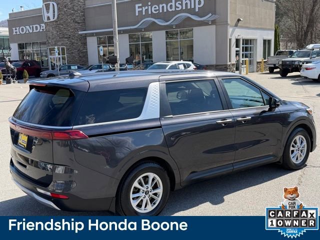 Used 2022 Kia Carnival LX image 5