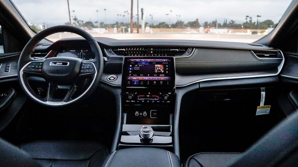 New 2025 Jeep Grand Cherokee L Limited w/ Black Appearance Package image 13