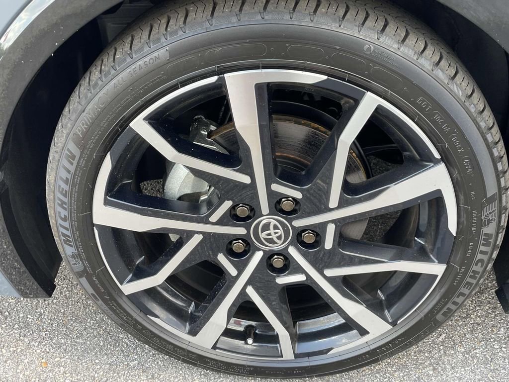 Used 2025 Toyota Prius Plug-In Hybrid w/ Limited Premium Package image 8