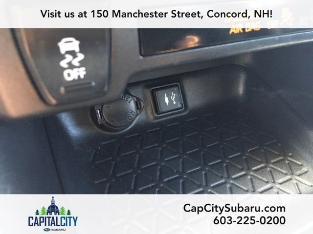 Used 2019 Toyota RAV4 LE w/ Carpet Mat Package AWD/4WD image 25