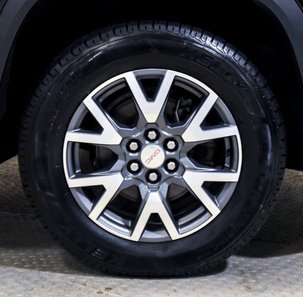 Used 2023 GMC Acadia SLT FWD image 12