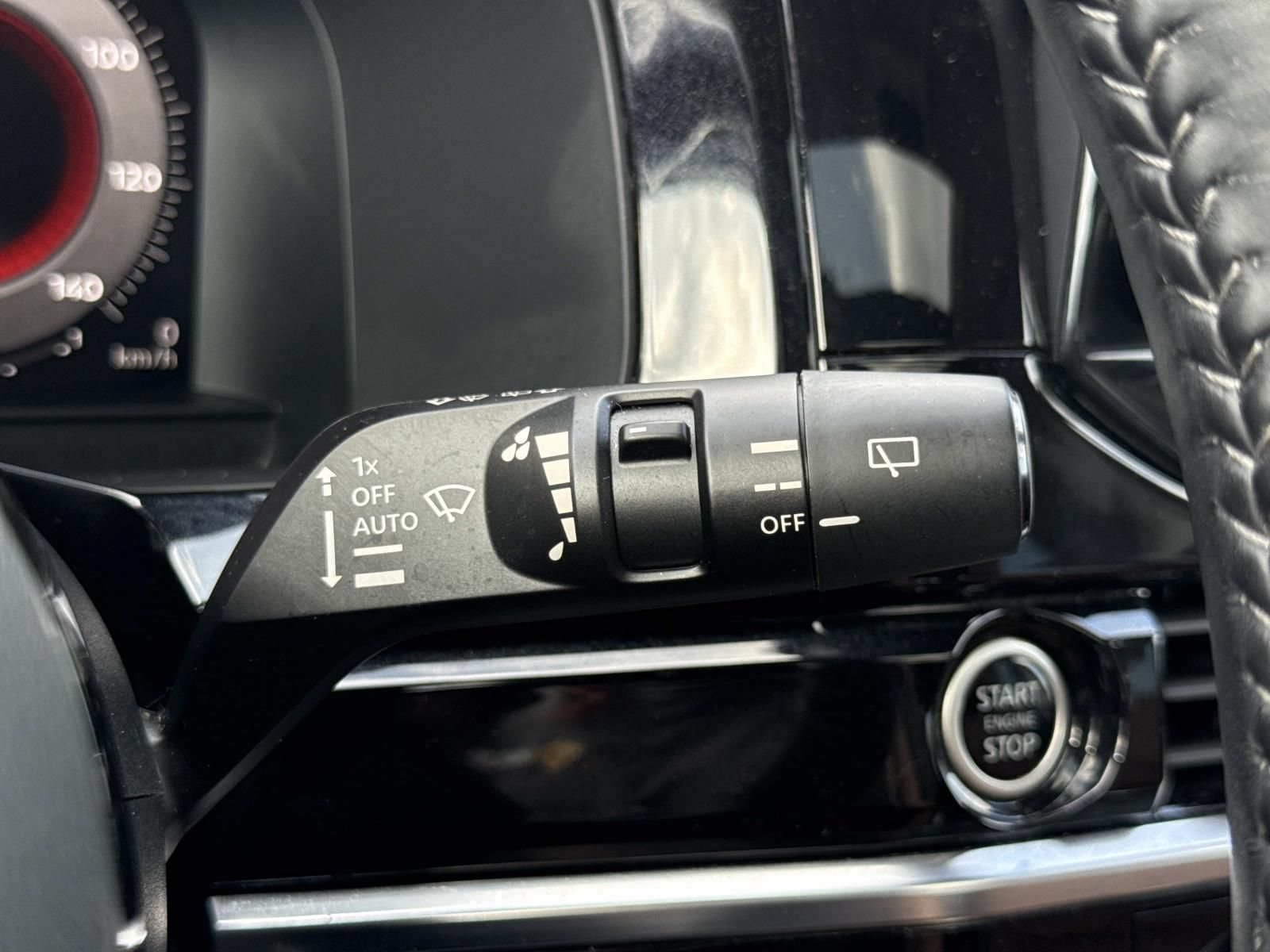 Used 2023 Nissan Pathfinder Platinum AWD/4WD image 17