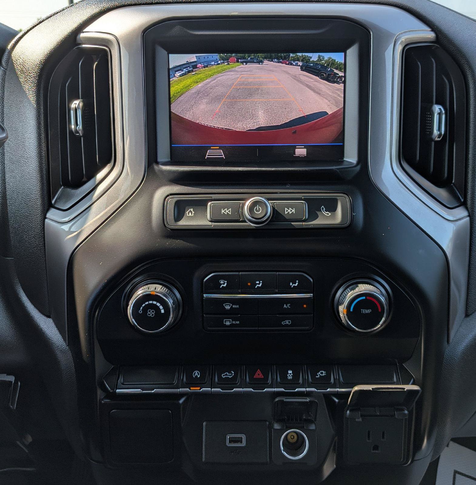 Used 2020 Chevrolet Silverado 1500 Custom w/ Custom Value Package AWD/4WD image 16