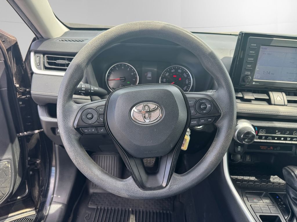 Used 2021 Toyota RAV4 XLE image 12