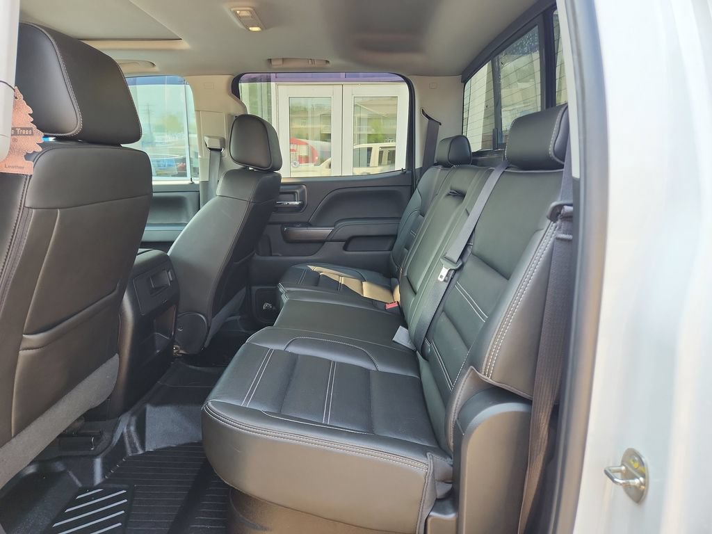 Used 2018 GMC Sierra 2500 Denali w/ Duramax Plus Package AWD/4WD image 24