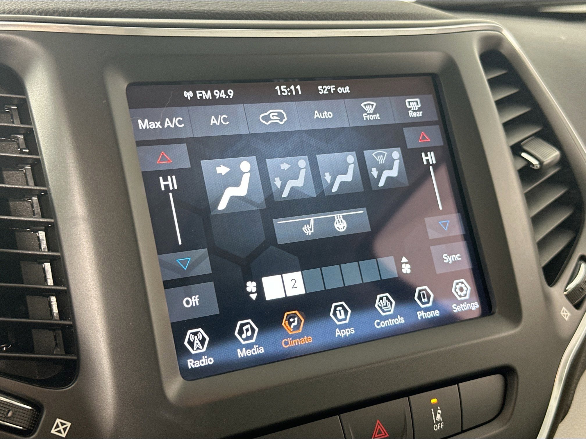 Used 2022 Jeep Cherokee Latitude Lux w/ Sun & Sound Group FWD image 15