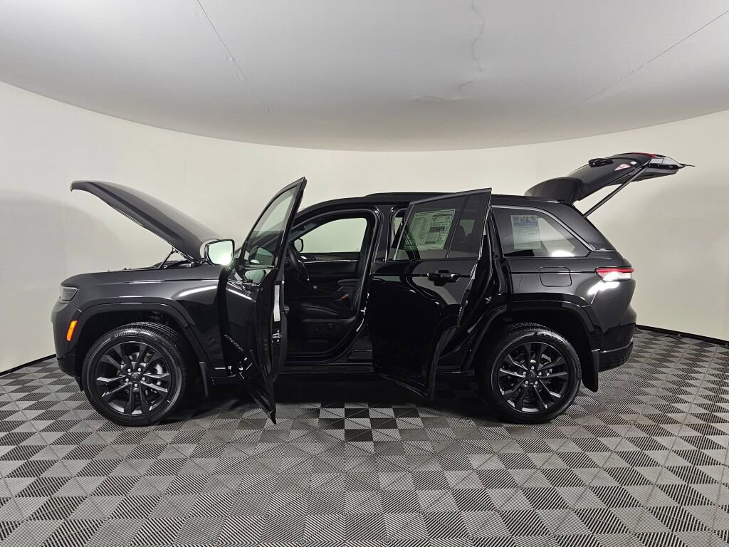 New 2026 Jeep Grand Cherokee Limited image 17