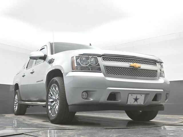 Used 2013 Chevrolet Avalanche LT AWD/4WD image 37