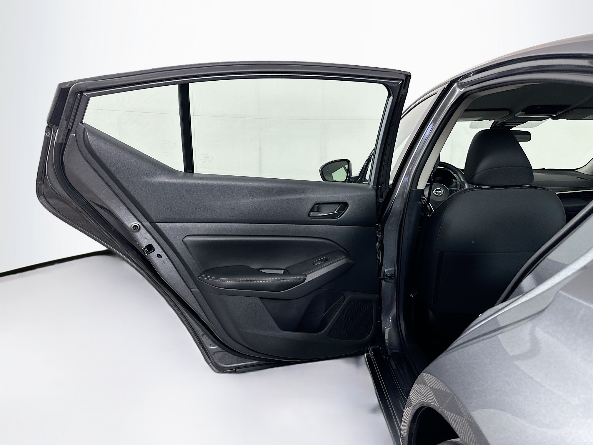 Used 2024 Nissan Altima 2.5 SV FWD image 25