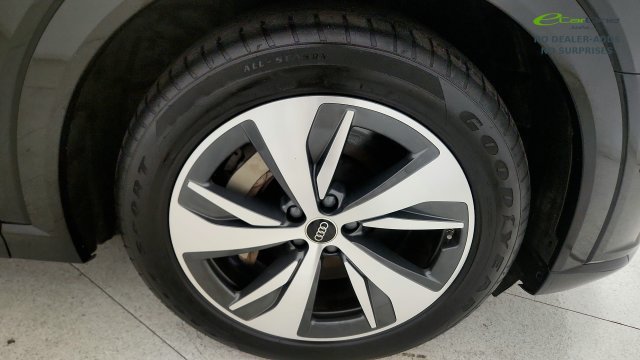 Used 2024 Audi Q8 e-tron Premium Plus w/ Premium Plus Package AWD/4WD image 94