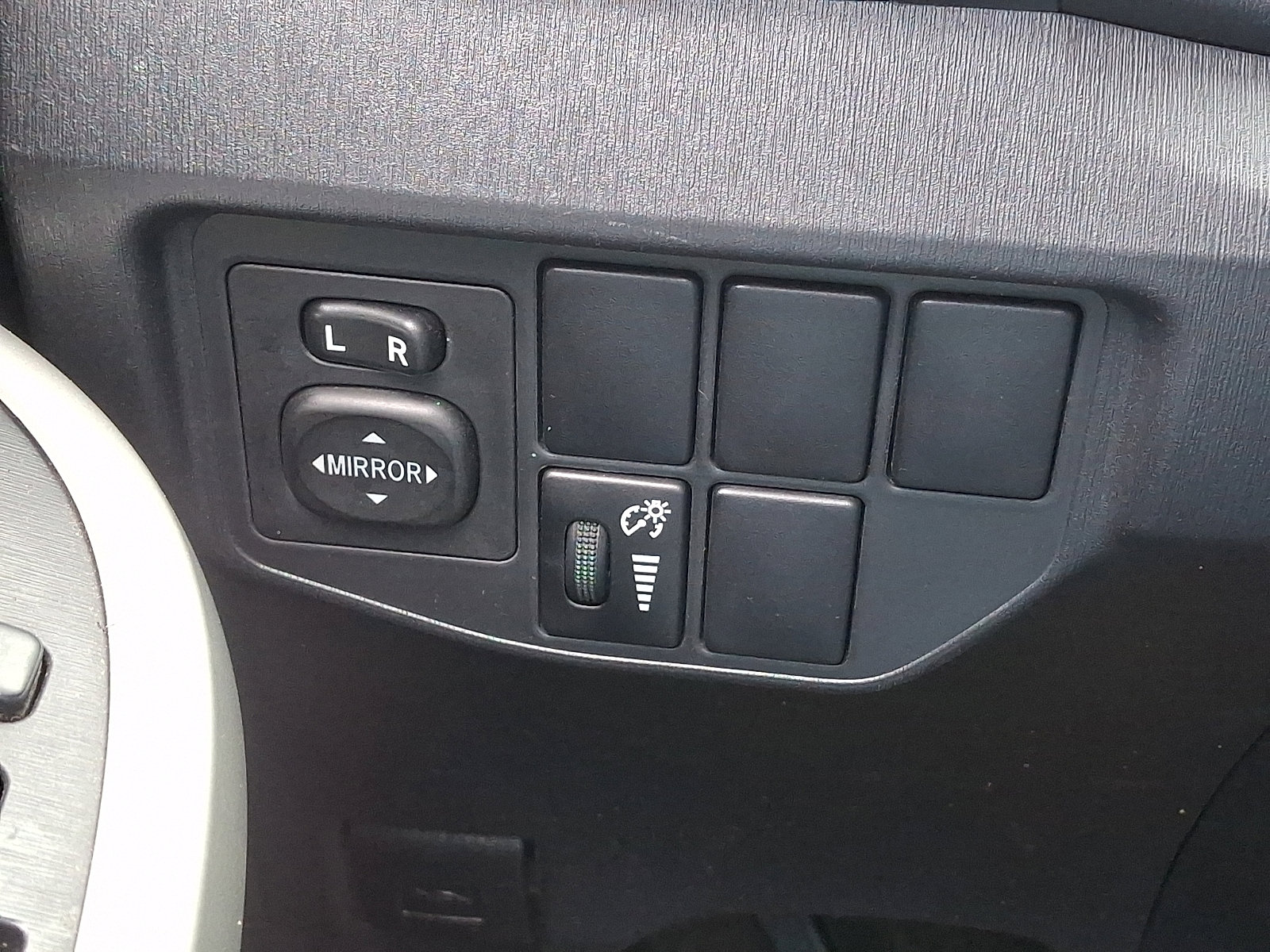 Used 2014 Toyota Prius Two image 22