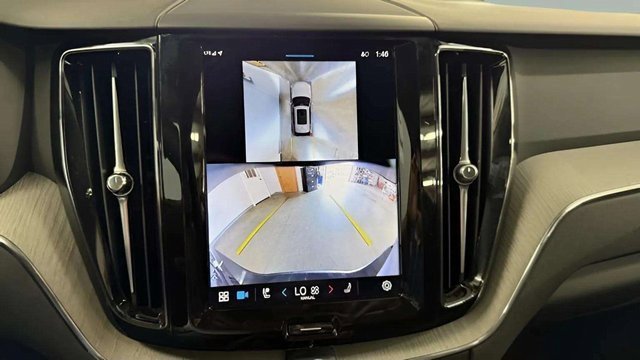 Used 2025 Volvo XC60 B5 Plus image 35