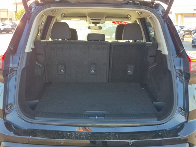 Used 2024 Nissan Rogue SV FWD image 6