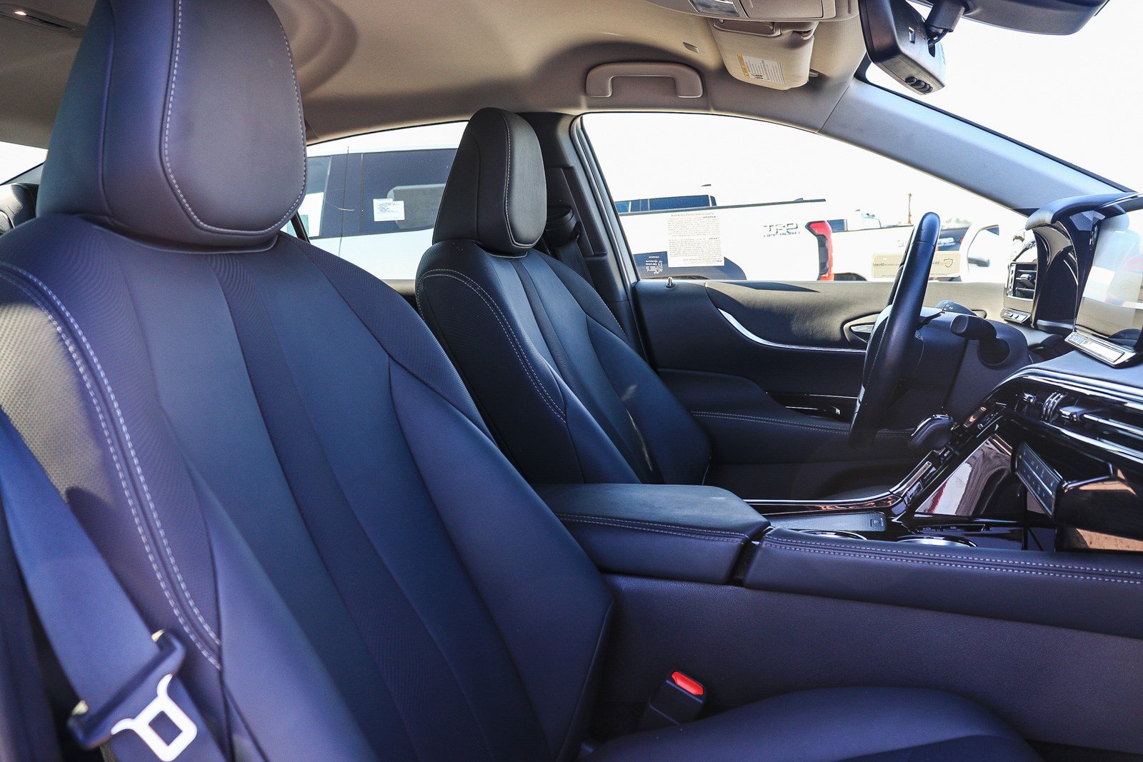 Used 2022 Toyota Mirai w/ Advanced Technology Package RWD image 18
