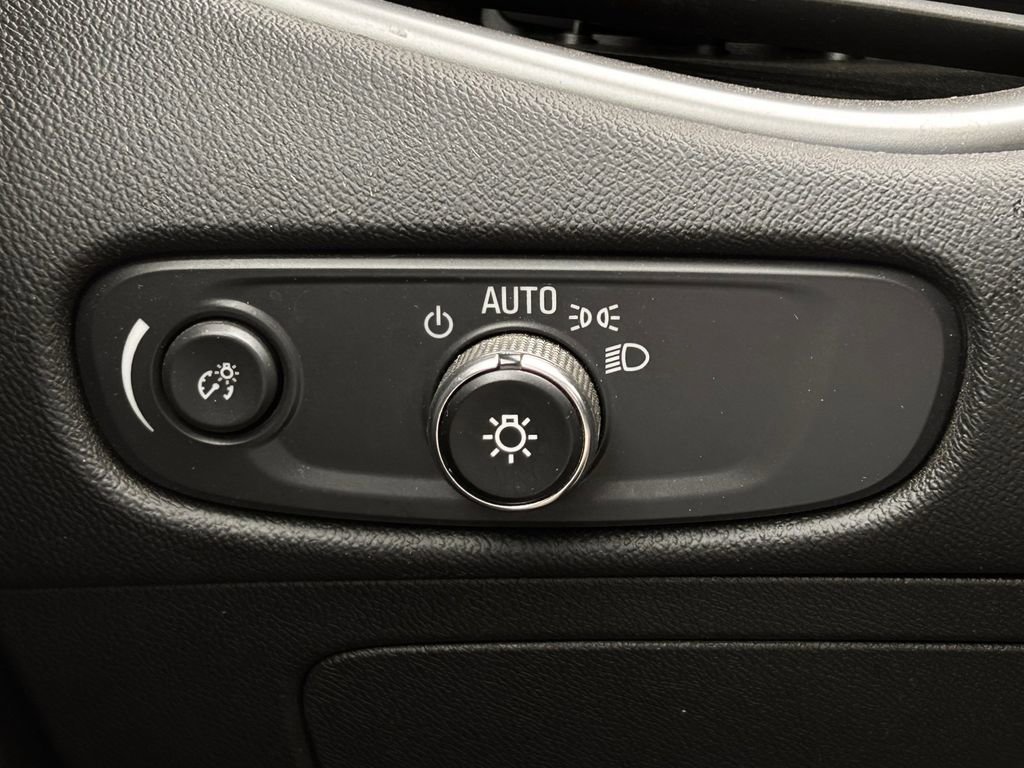 Used 2025 Chevrolet Malibu LT FWD image 23