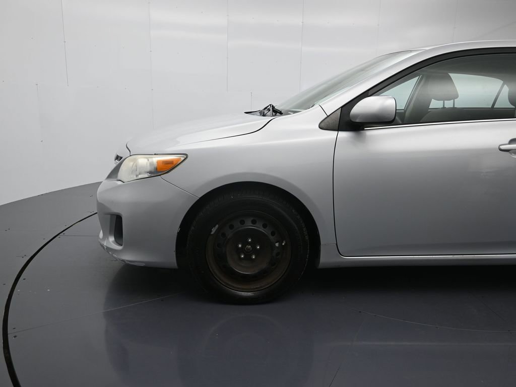 Used 2013 Toyota Corolla LE FWD image 9
