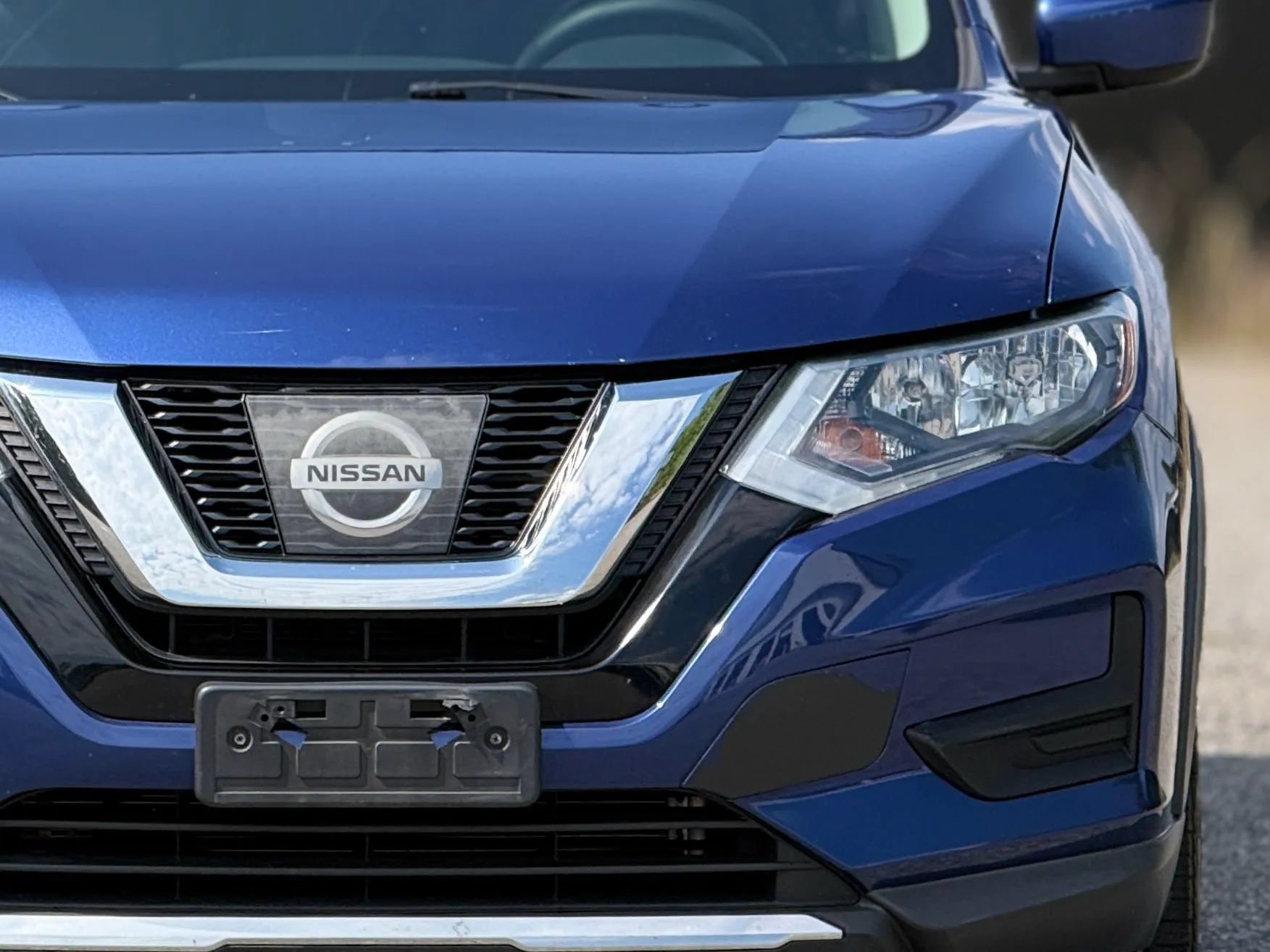 Used 2017 Nissan Rogue S AWD/4WD image 12
