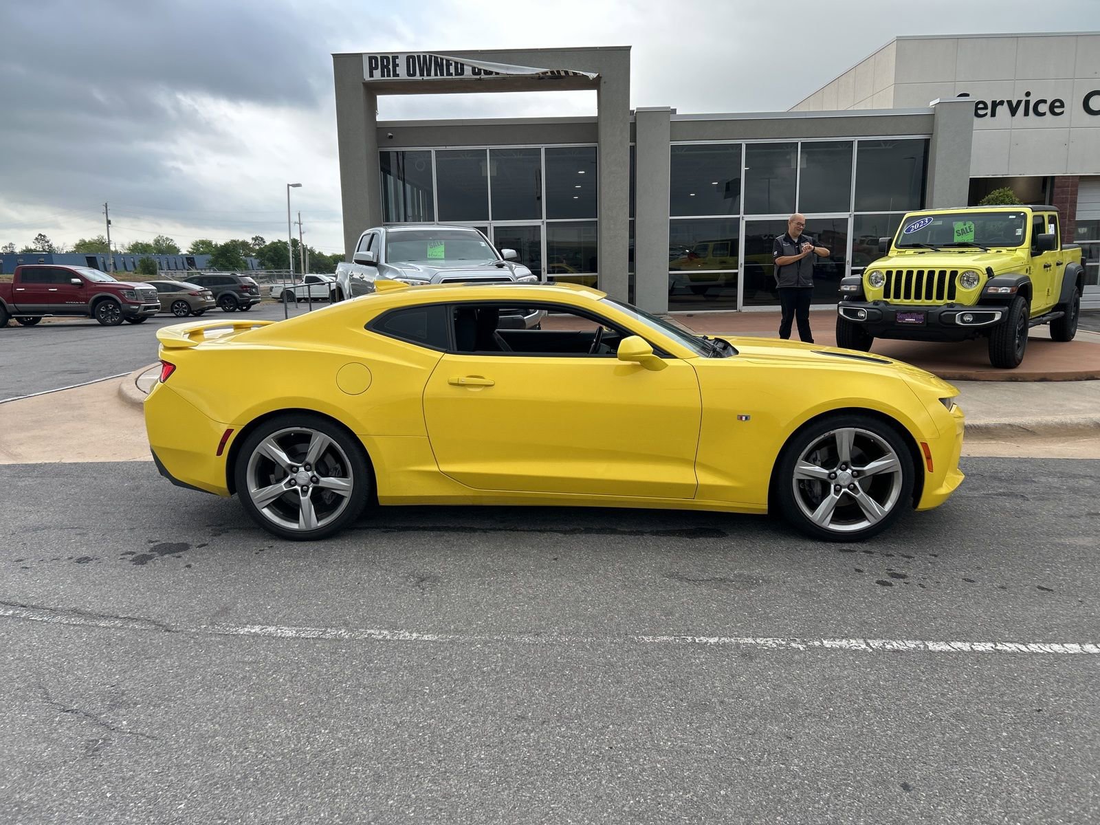 Used 2017 Chevrolet Camaro SS image 4