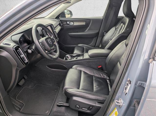 Used 2023 Volvo XC40 B5 Ultimate w/ Protection Package Premier image 15